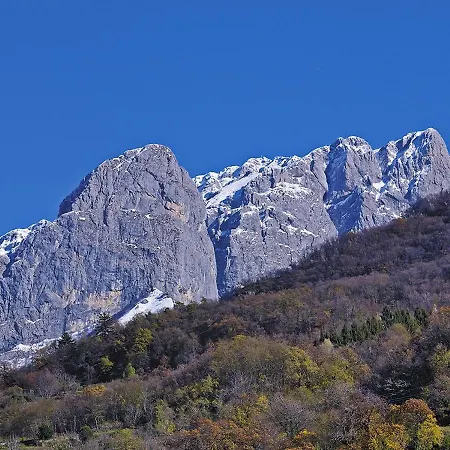 Window On The Varenna