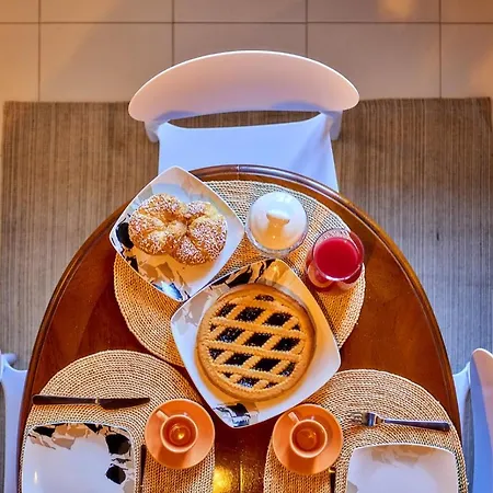 Window On The 公寓 *