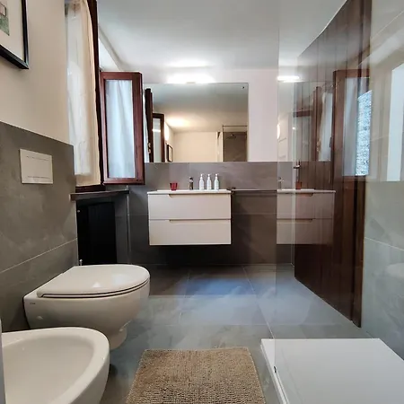 Window On The * 瓦伦纳