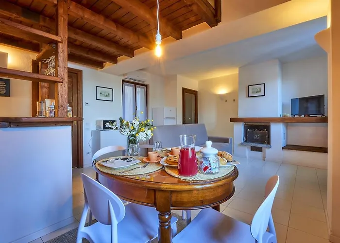 Window On The Varenna