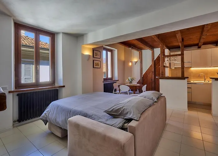 Window On The Apartman