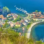 Window On The Varenna