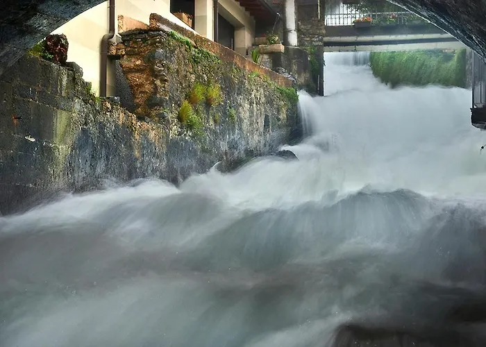 Window On The 아파트 *