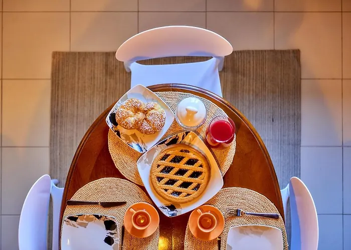 Window On The 아파트 *